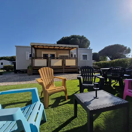Camping Intuition 3 Ch, 2 Sdb - Confort Et Serenite Au Quotidien, Entre Et Campagne