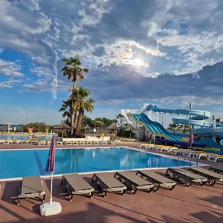 6-8 Personnes De 40m2 * Lattes
